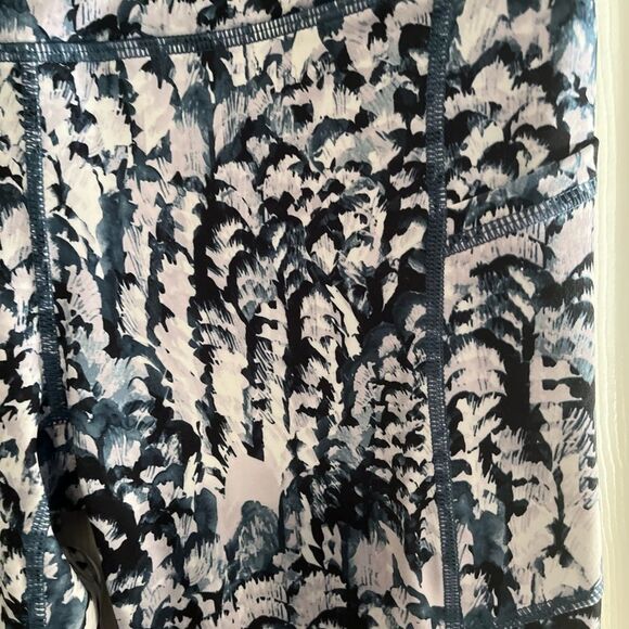 GAIAM Gray and Purple Leggings with Stretchy Fit - Picture 6 of 10